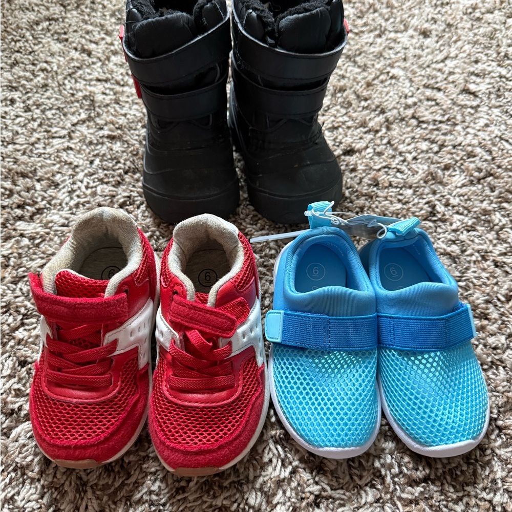 Boys size 6 shoes
